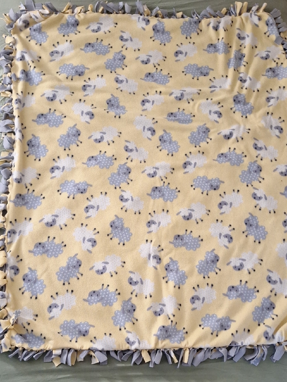 Cozy Yellow Sheep Patterned Fleece Blanket